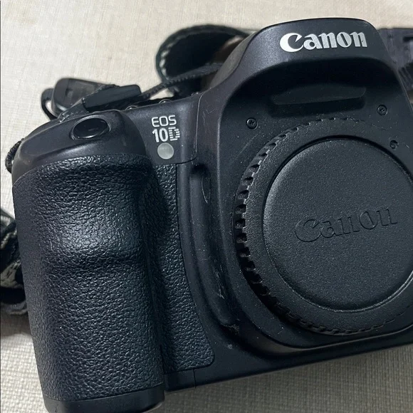 Canon EOS 10D body